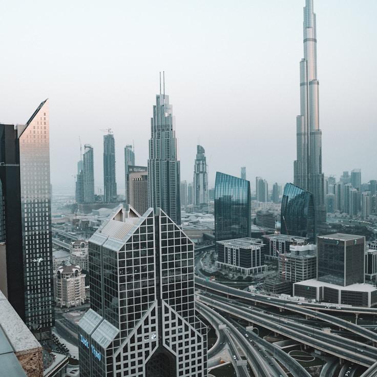 Parents evaluating schools in Portugal